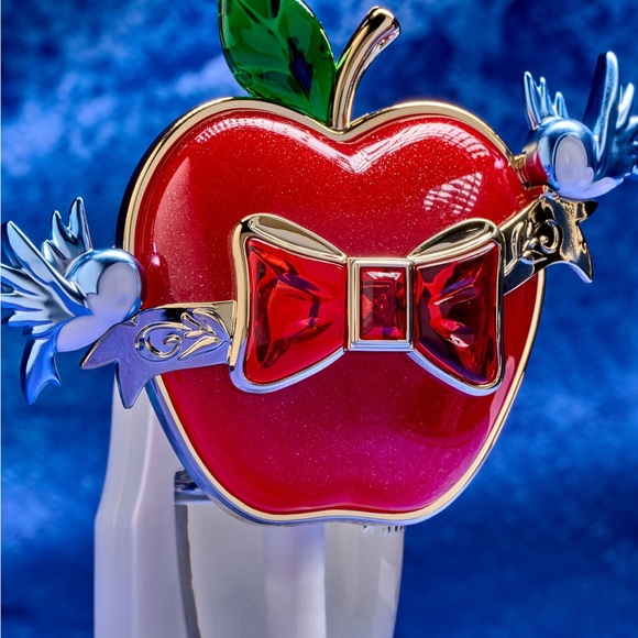 Bath & Body Works Other - NWT LIMITED RELEASE SNOW WHITE NIGHTLIGHT WALLFLOWERS FRAGRANCE PLUG